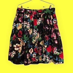 Pick 2/$25 BEAUTIFUL Light Weight Pleated Floral Lined Skirt